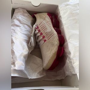 Fantastic condition- Women’s size 9 Vapor AirMax
